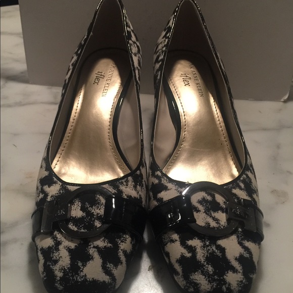 Elegant shoes - Picture 2 of 5